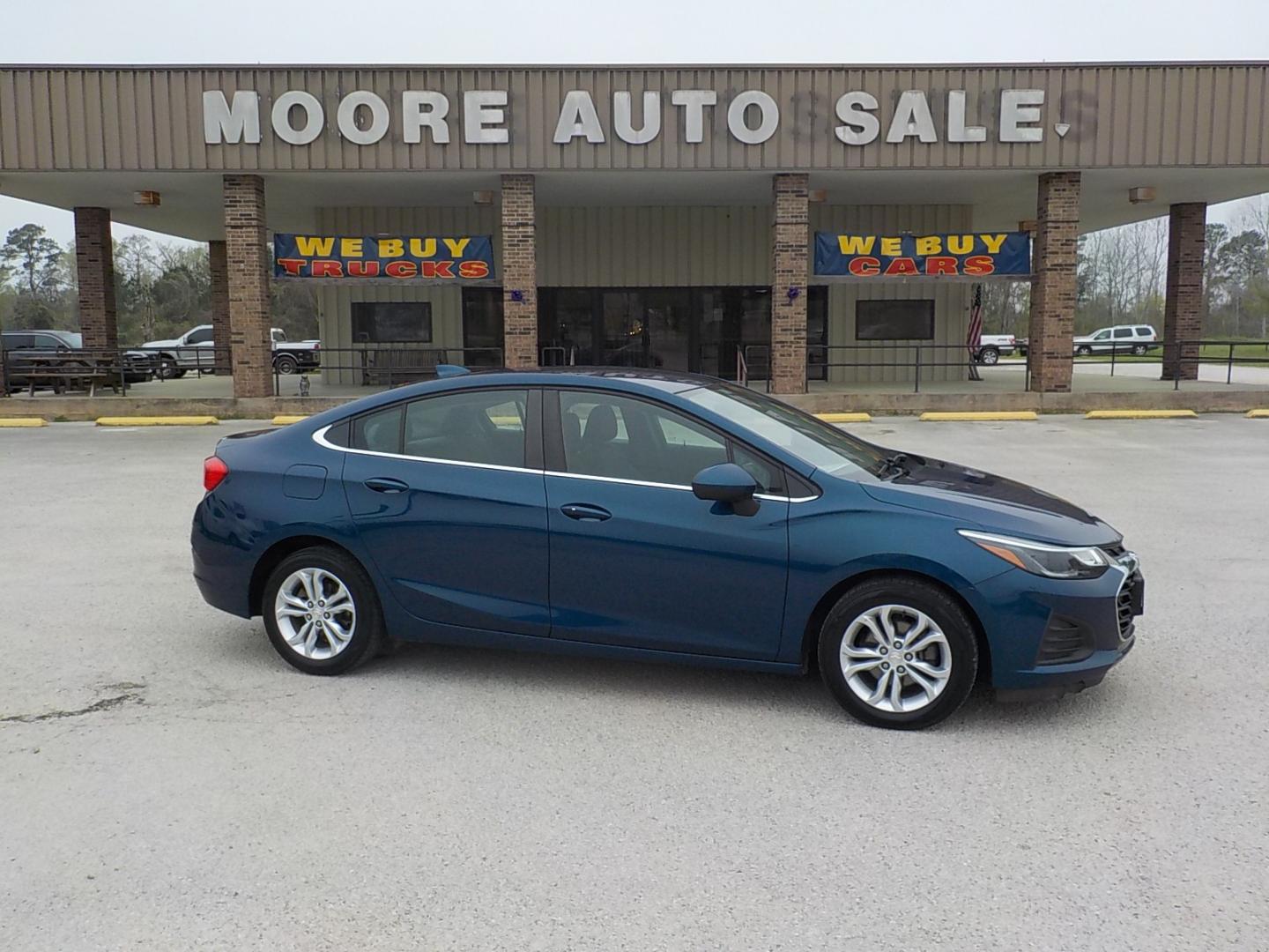 2019 Blue /Gray Chevrolet Cruze LT (1G1BE5SMXK7) , Automatic transmission, located at 1617 W Church Street, Livingston, TX, 77351, (936) 327-3600, 30.710995, -94.951157 - NICE!! If you need an economical ride to commute in look no further!! - Photo#0